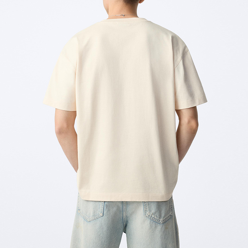 oversized t-shirt men from hongfeng blends modern style with relaxed, comfortable wear.